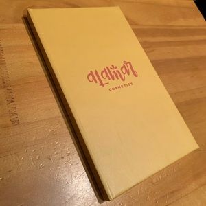 Alamar Cosmetics Palette
